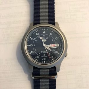 Seiko 5 Automatic field watch blue